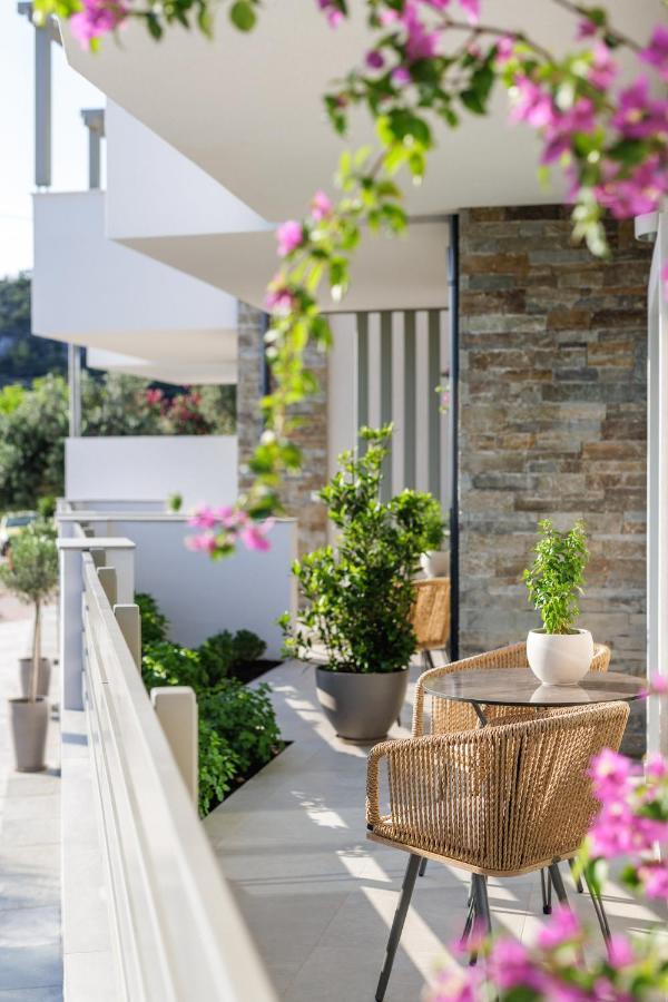 Helia All Seasons Apartments Astris Exterior photo
